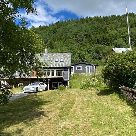 Voss- Oppheim Suite Private Cozy Cabin Vossestrand المظهر الخارجي الصورة
